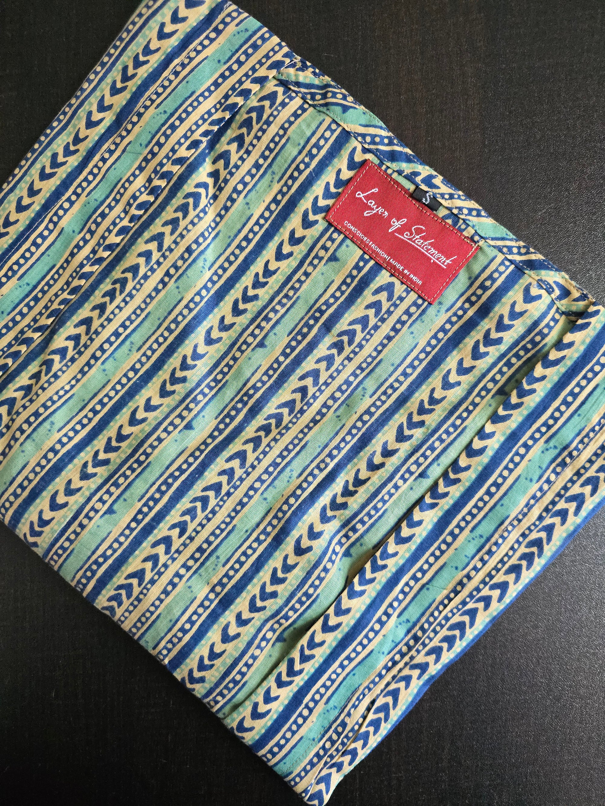 Classic Mid-Length Shrug – Navy blue Printed