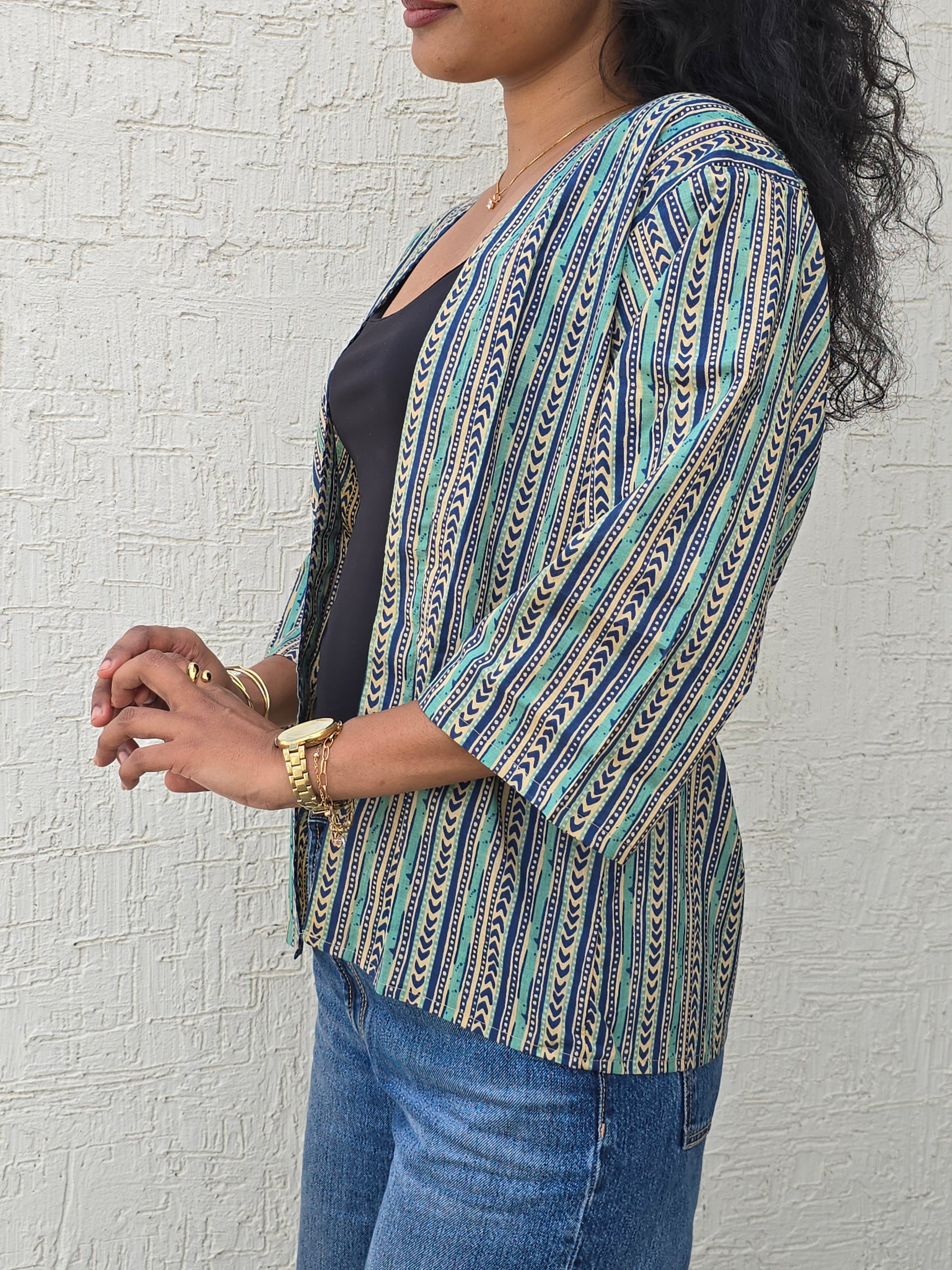 Classic Mid-Length Shrug – Navy blue Printed